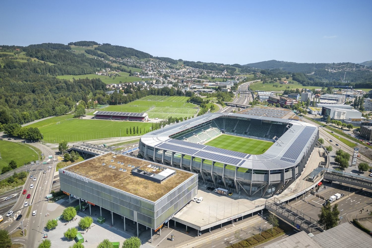 374m² commerciale