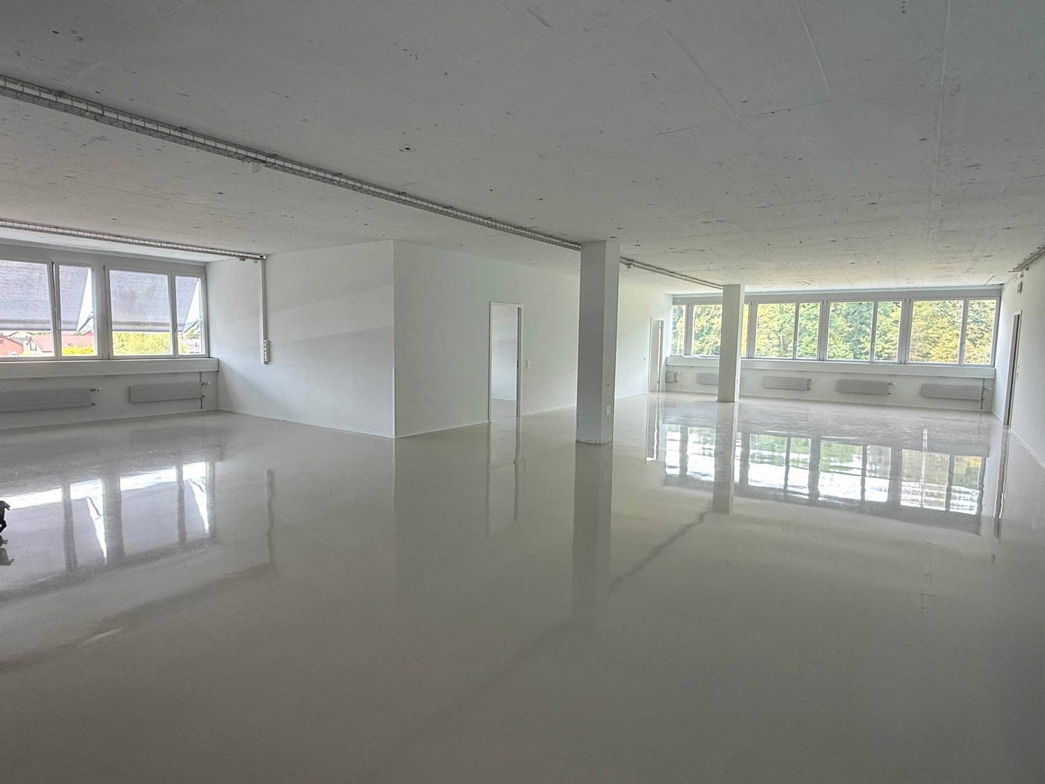 290m² storage room