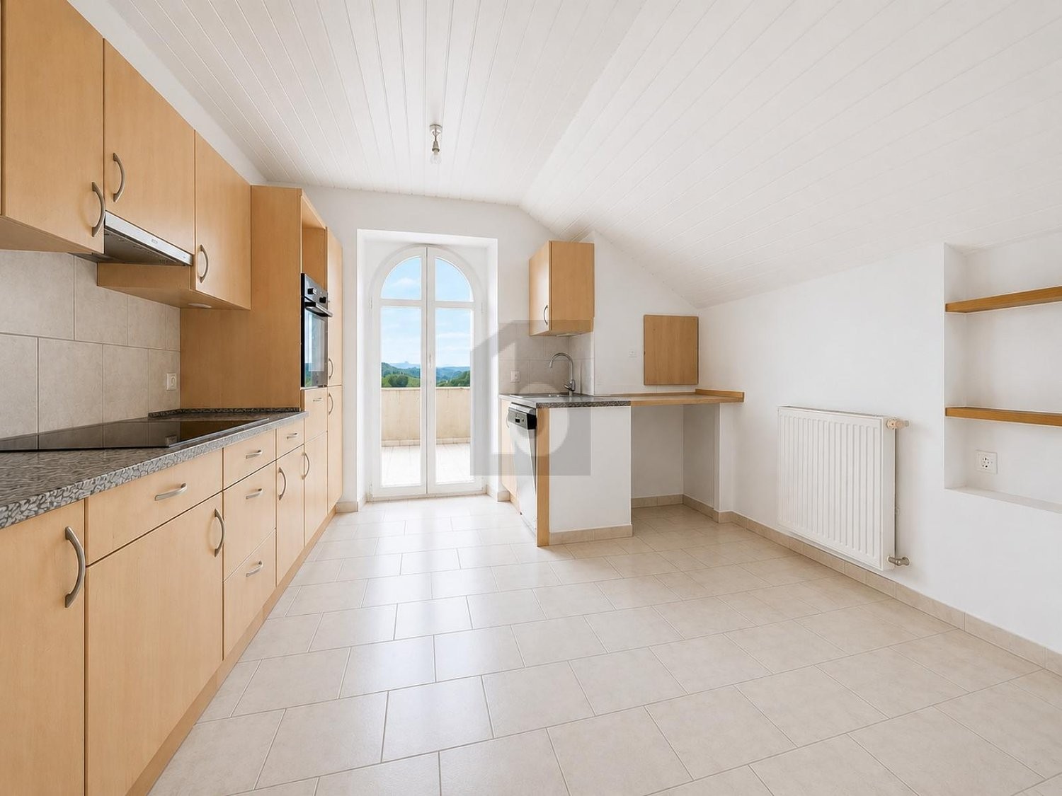 5 rooms apartment