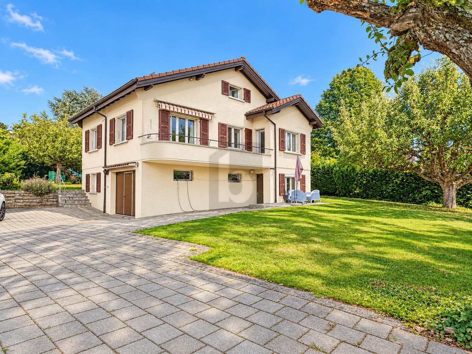 5 rooms single house
