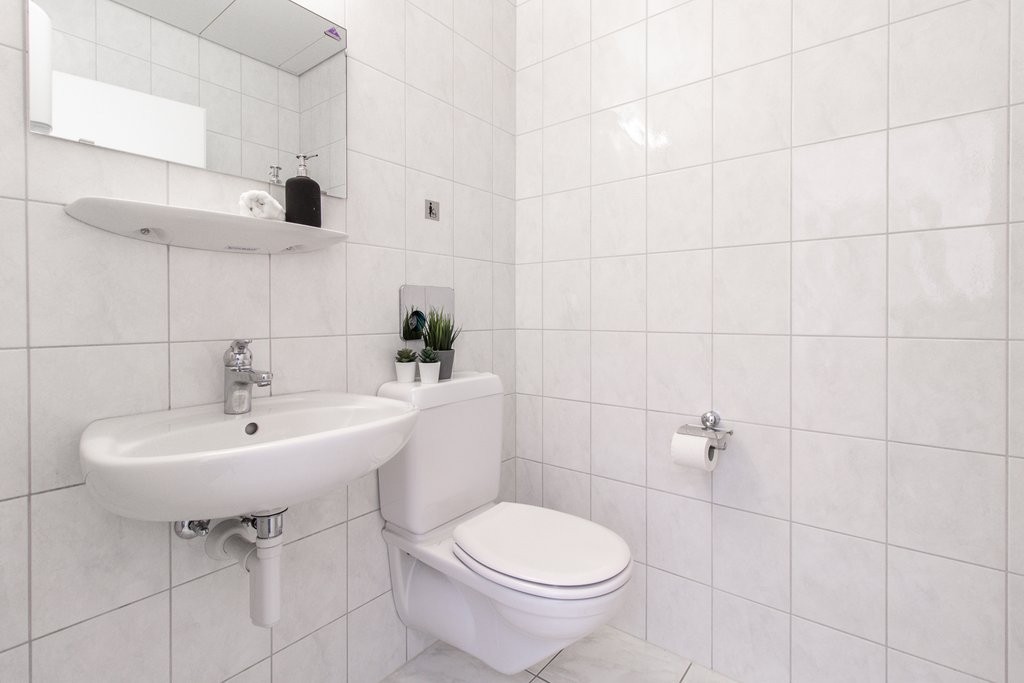 76m² office