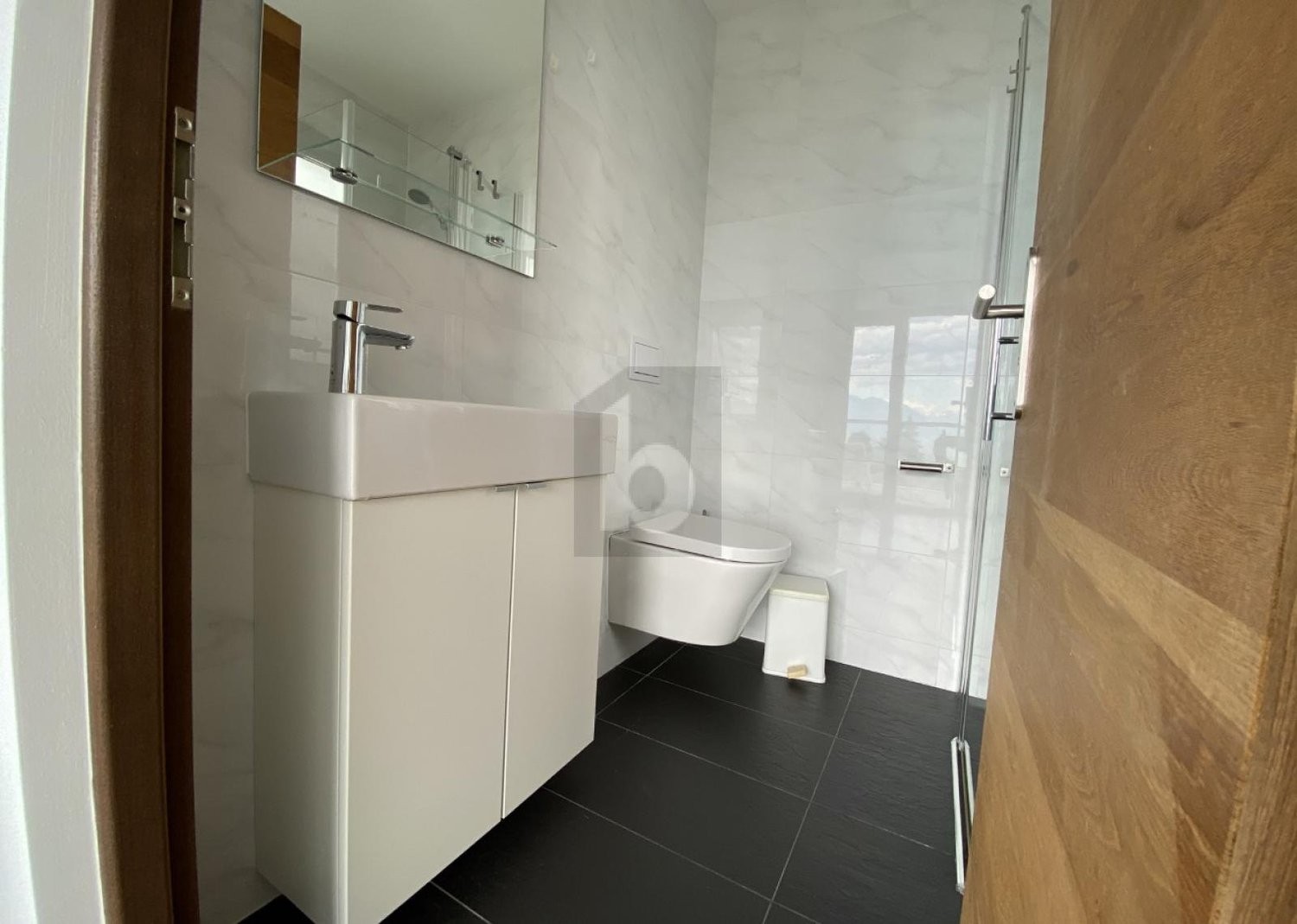 28m² office