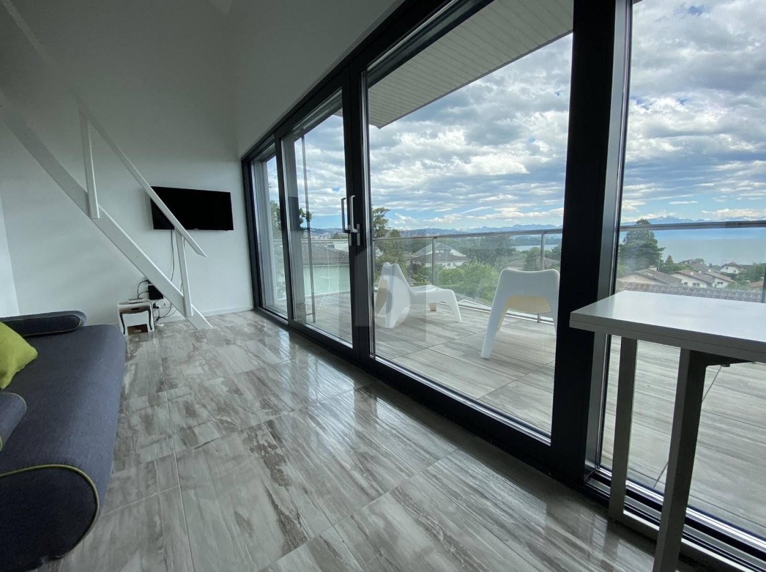 28m² office