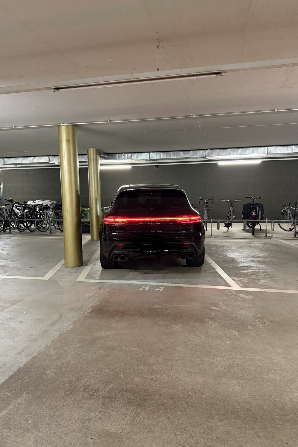 Underground slot, Foto 1 von 2