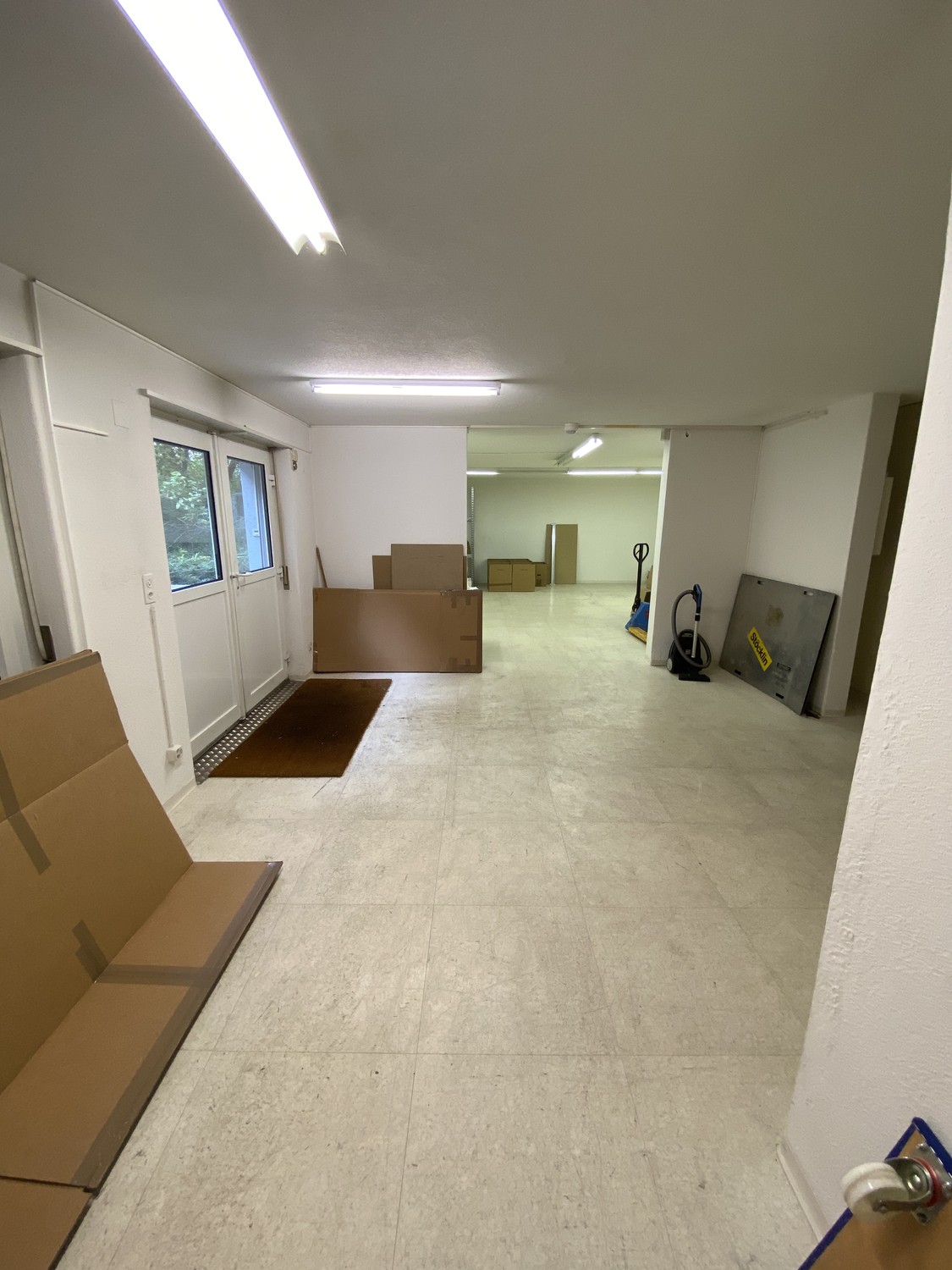 303m² commercial