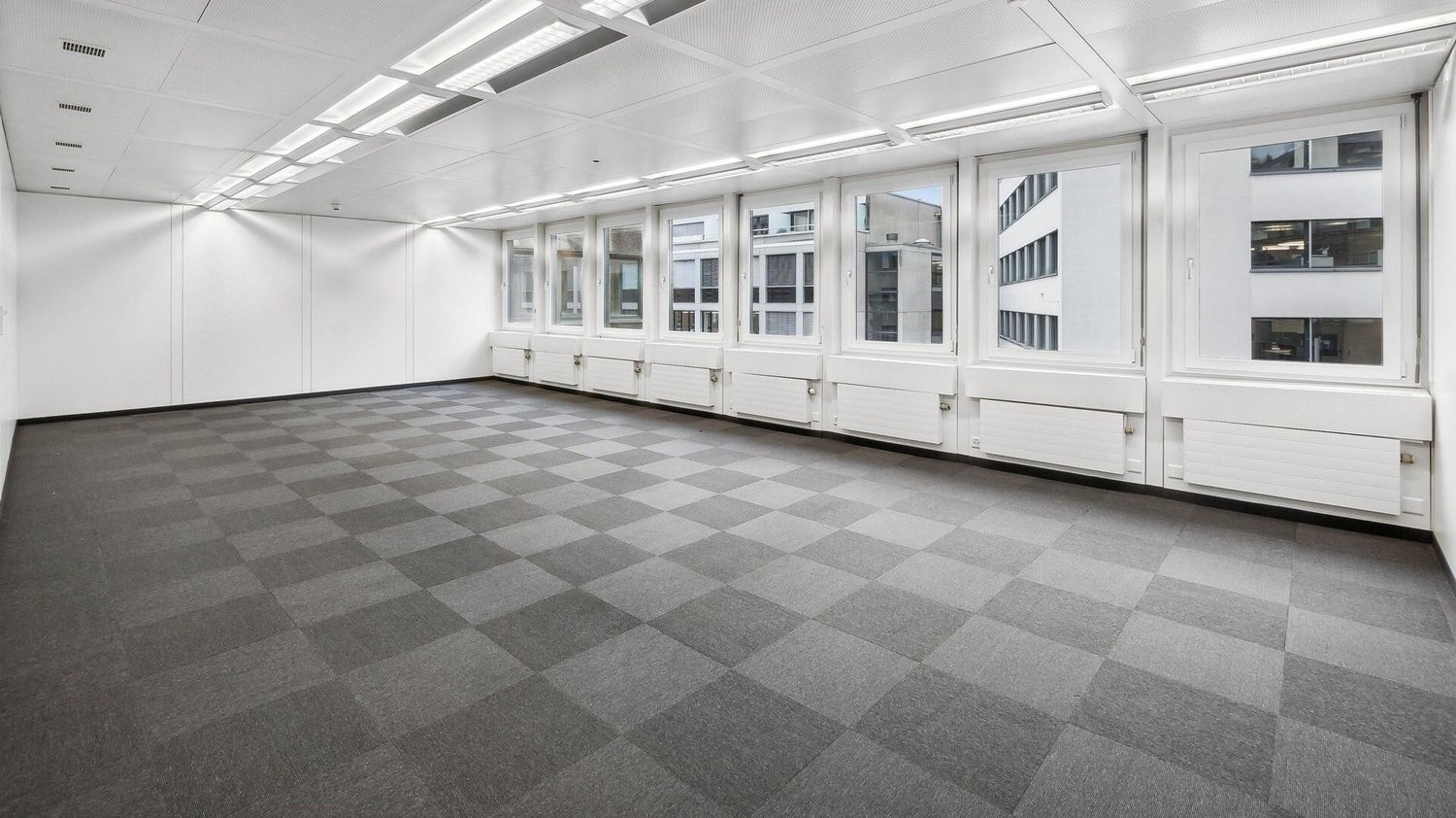 1730m² office
