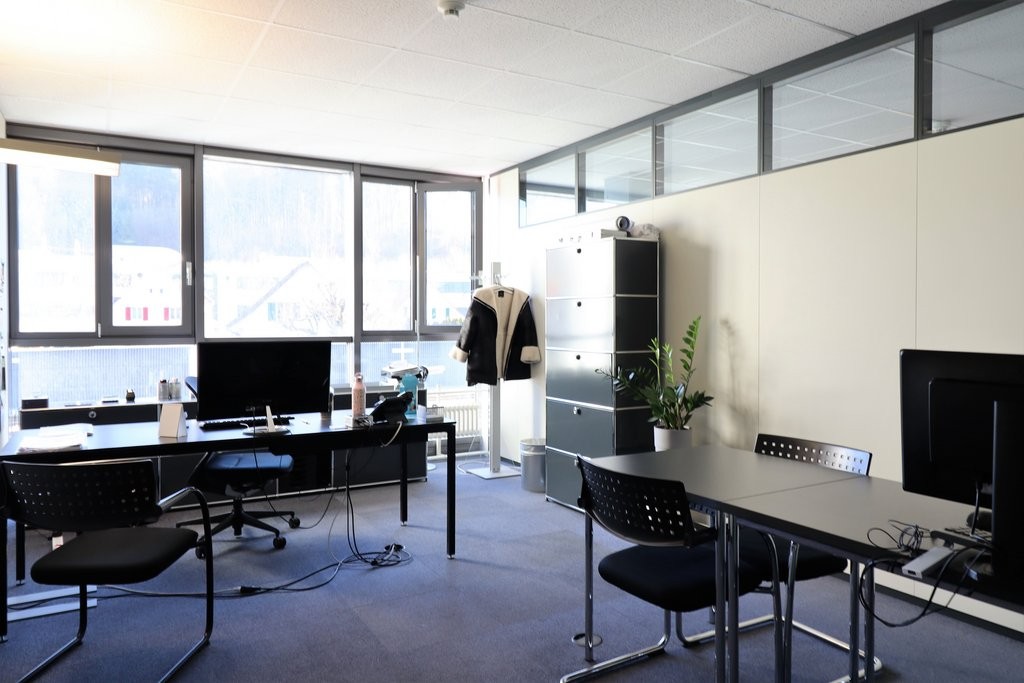 707m² office