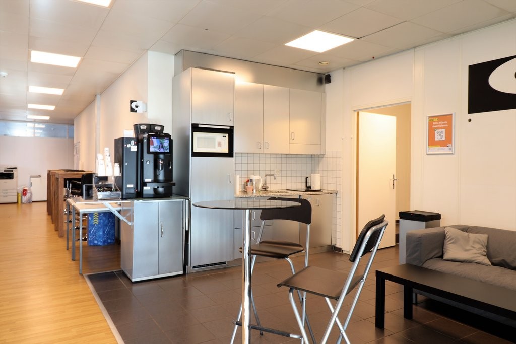 707m² office