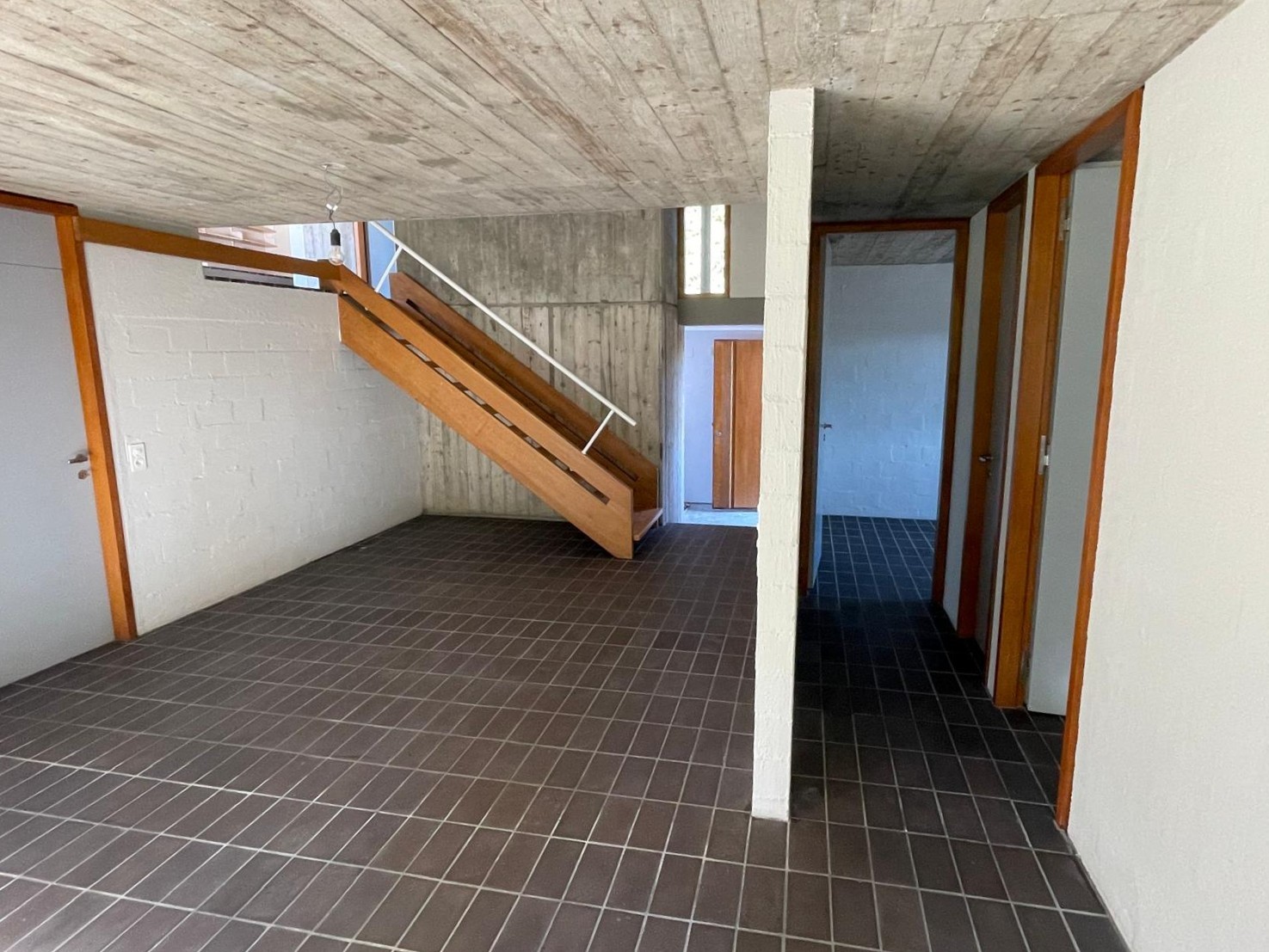 8 rooms single house