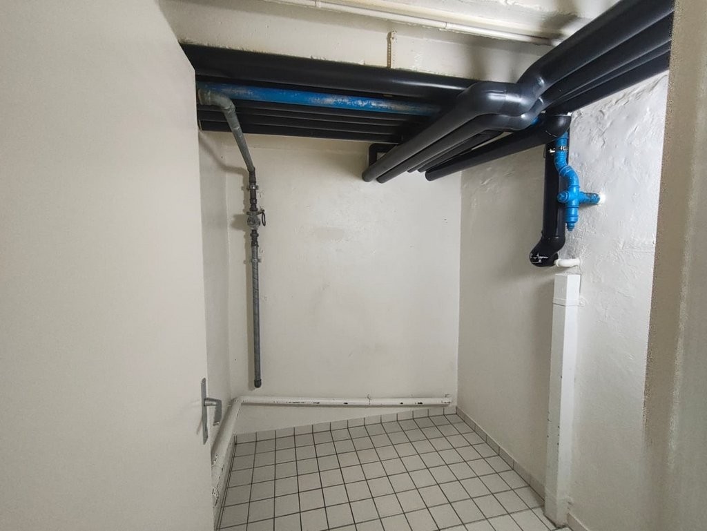 94m² commercial
