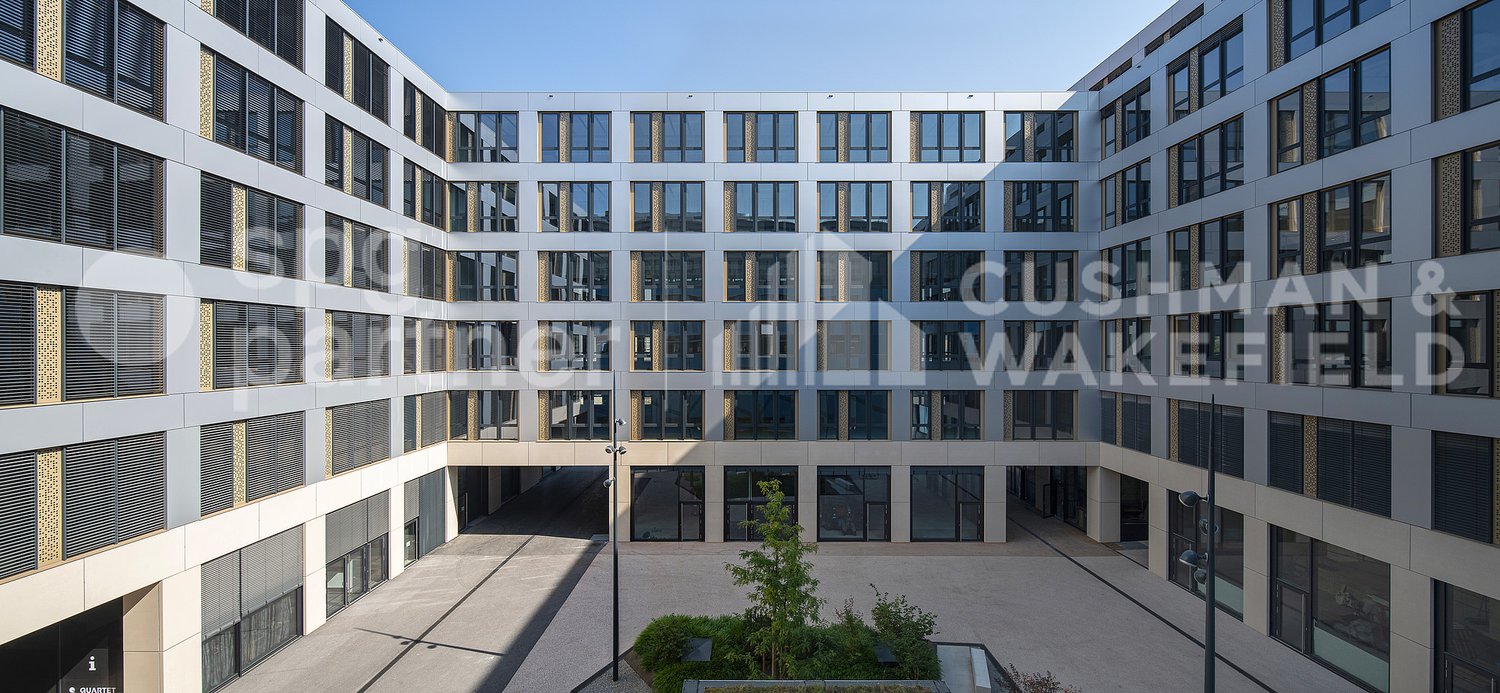 Commercial, Foto 2 von 10