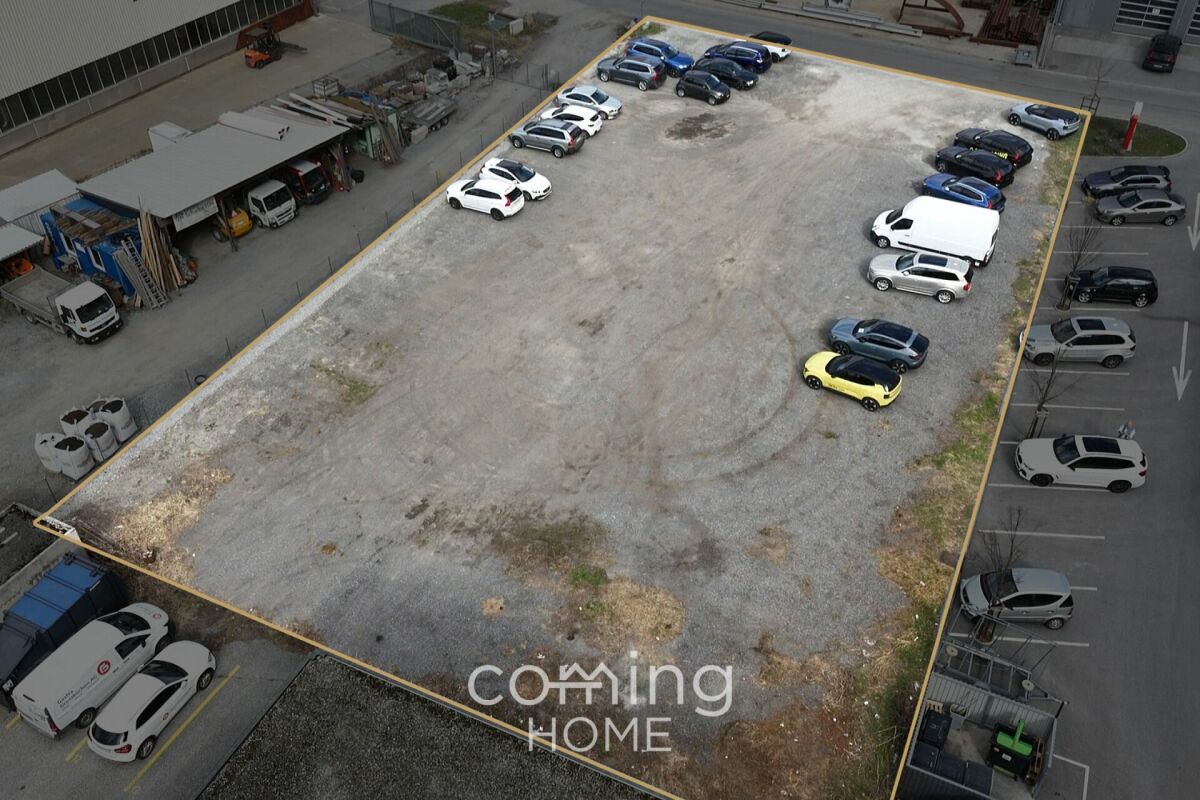 Commercial land