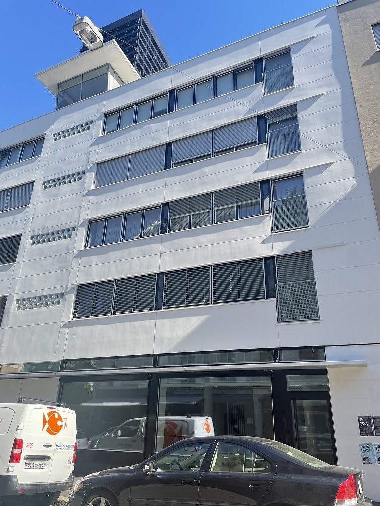 165m² shop