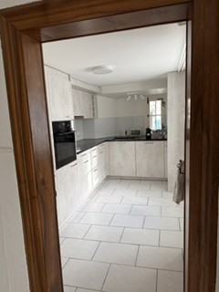 5 rooms apartment