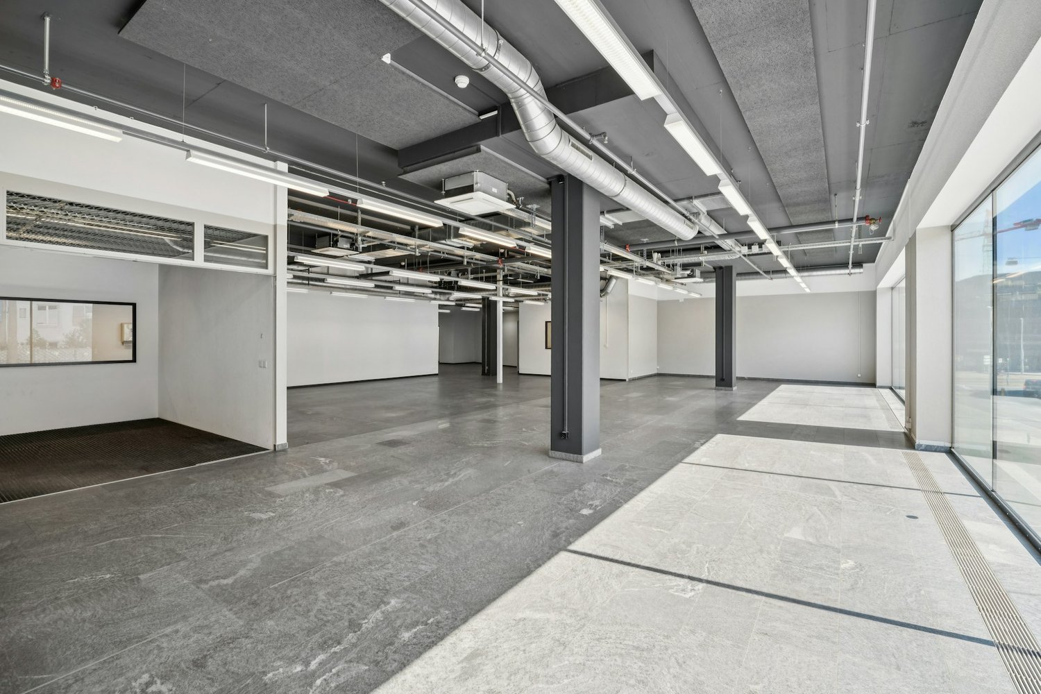 310m² commercial
