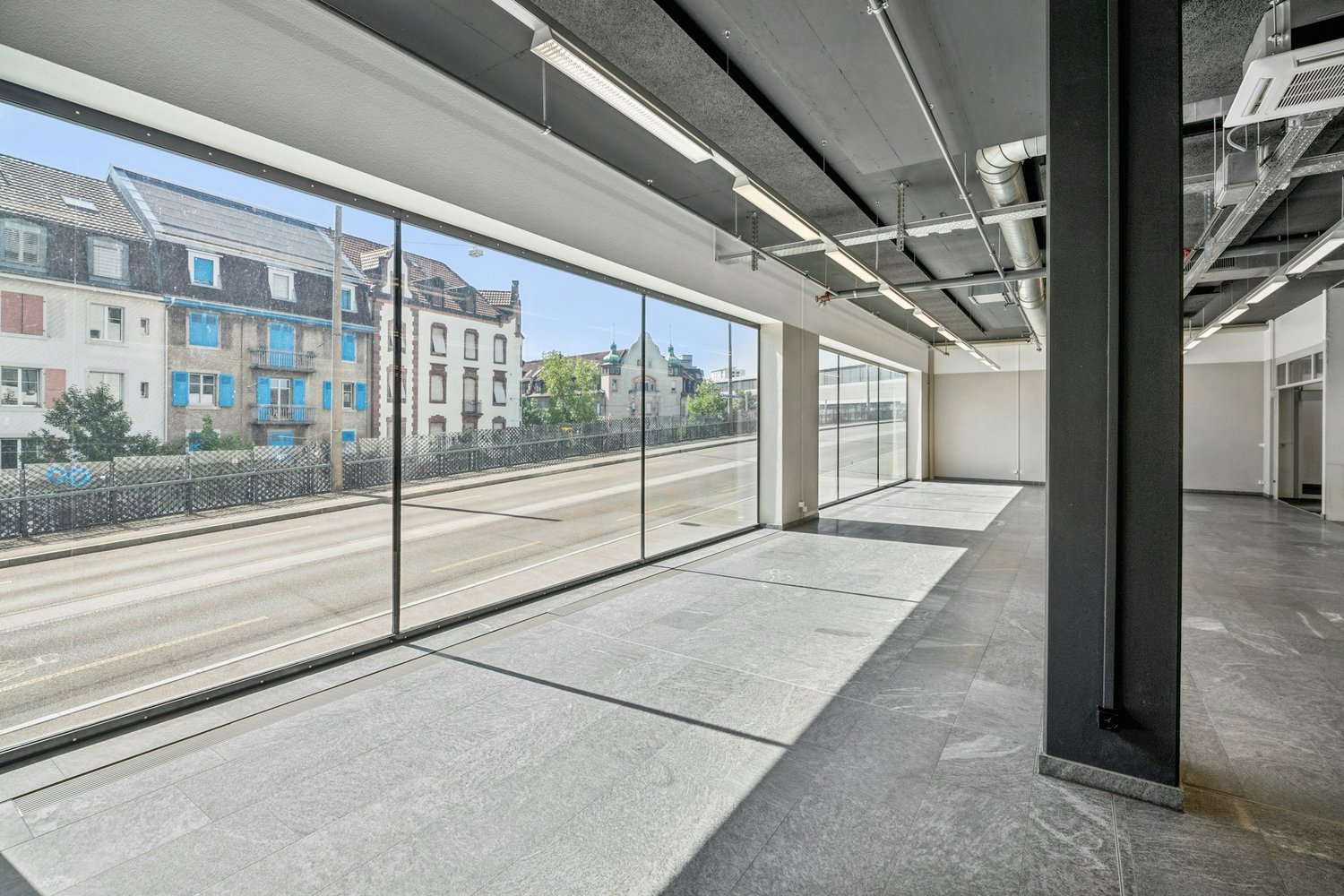 310m² commercial