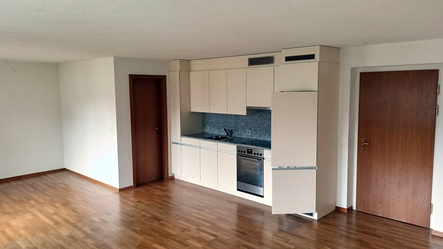1 room apartment, Foto 3 von 4