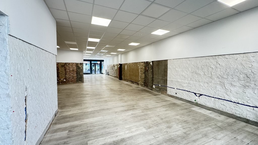Magasin de 120m²