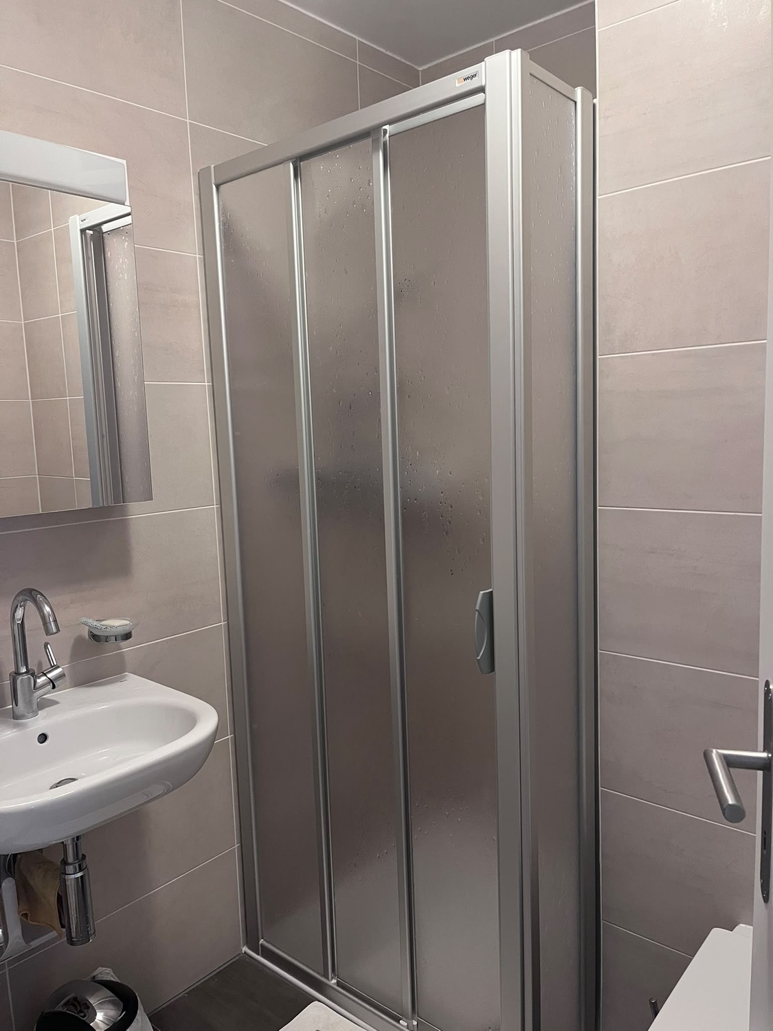 5 rooms apartment
