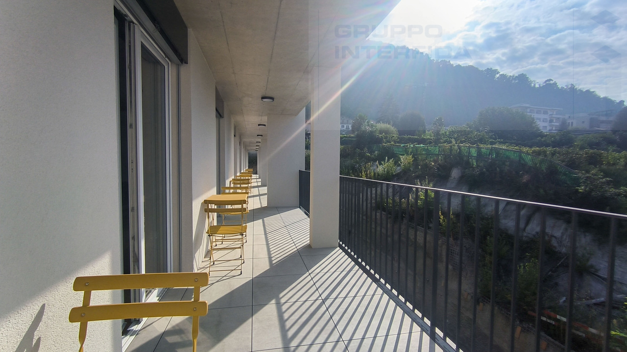 372m² office