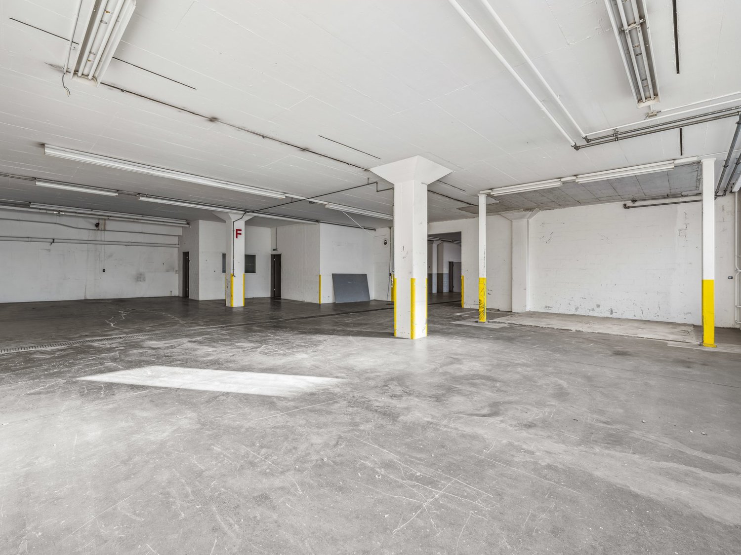 670m² industrial object