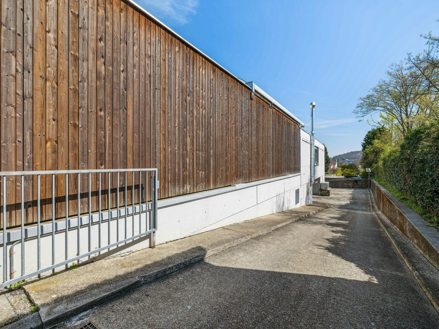 670m² industrial object