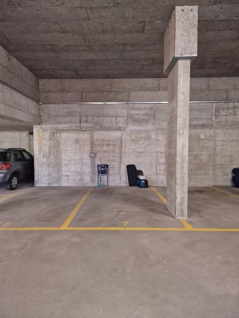 Unterirdischer Parkplatz, Foto 4 von 4