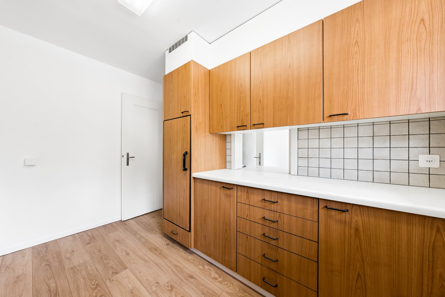 3890m² commercial