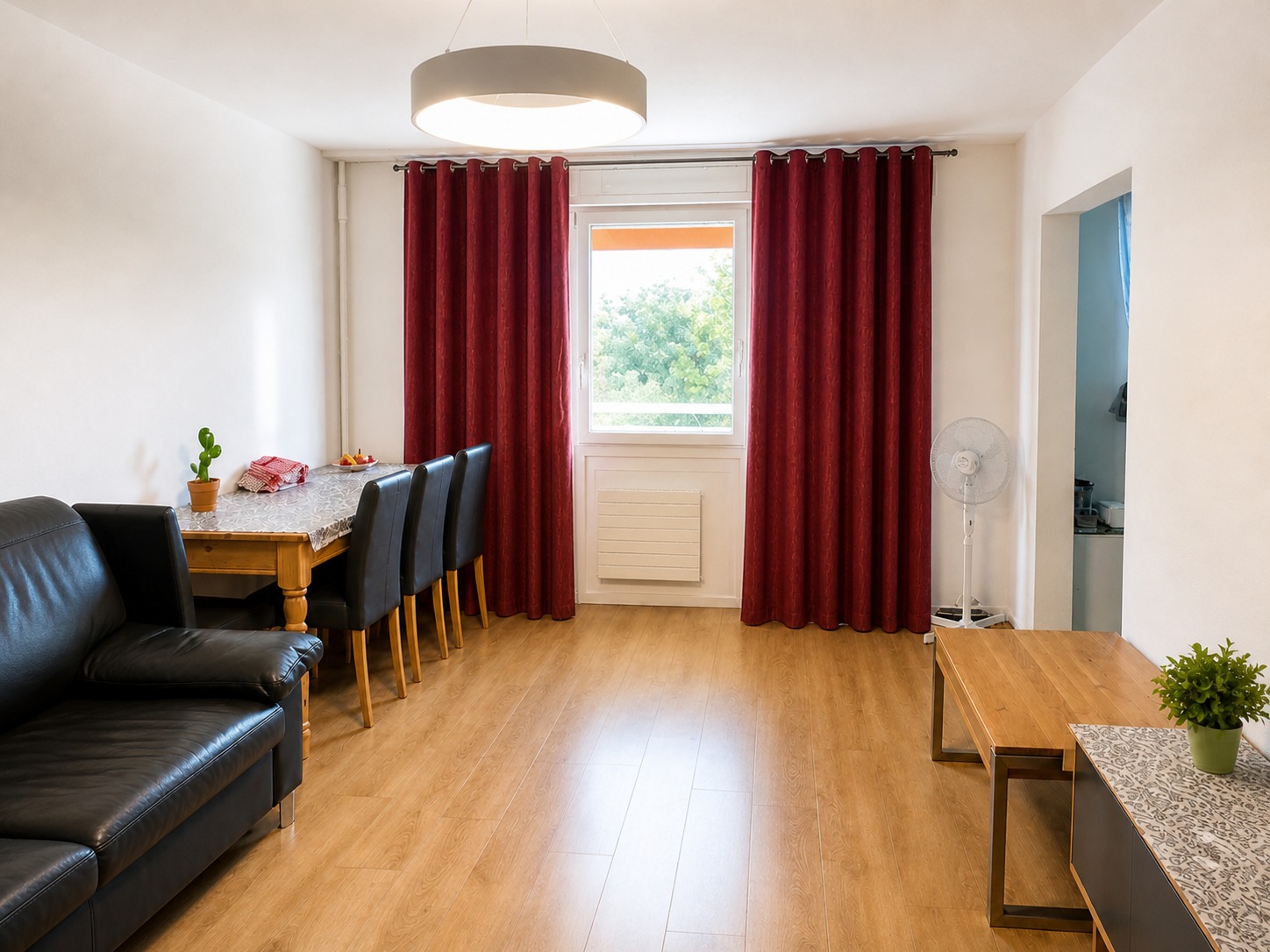 Möblierte 2 ½ Zimmer Wohnung, Foto 1 von 10