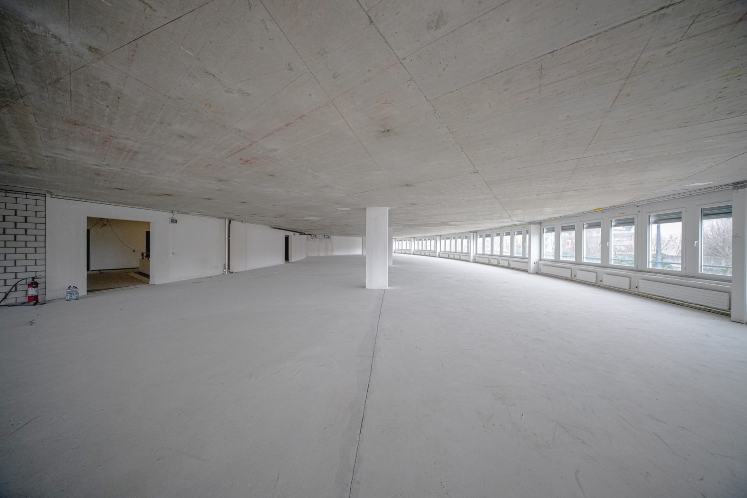 282-1025m² ufficio
