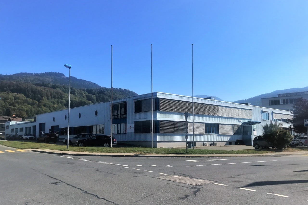 350m² Labor