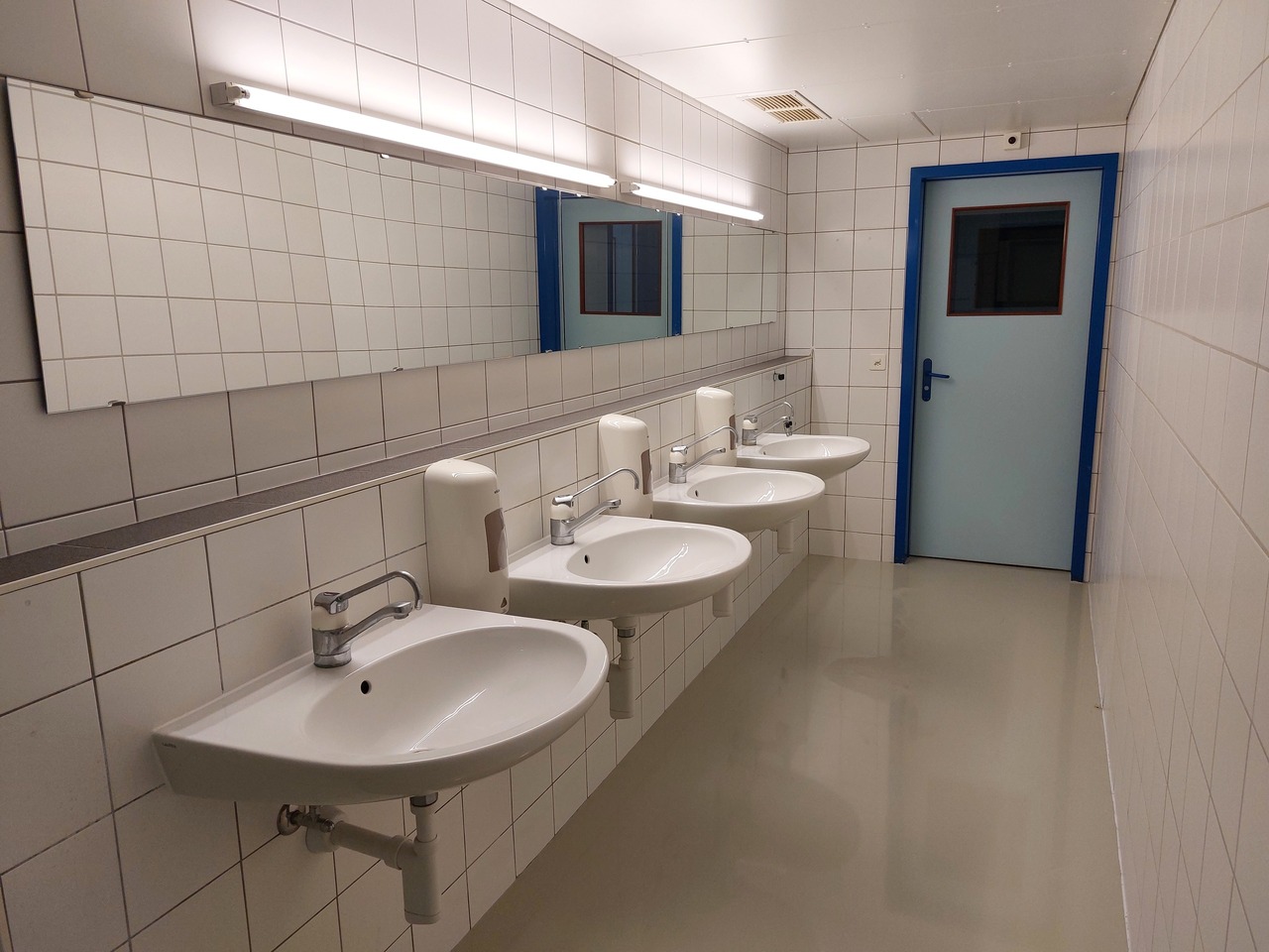 350m² Labor