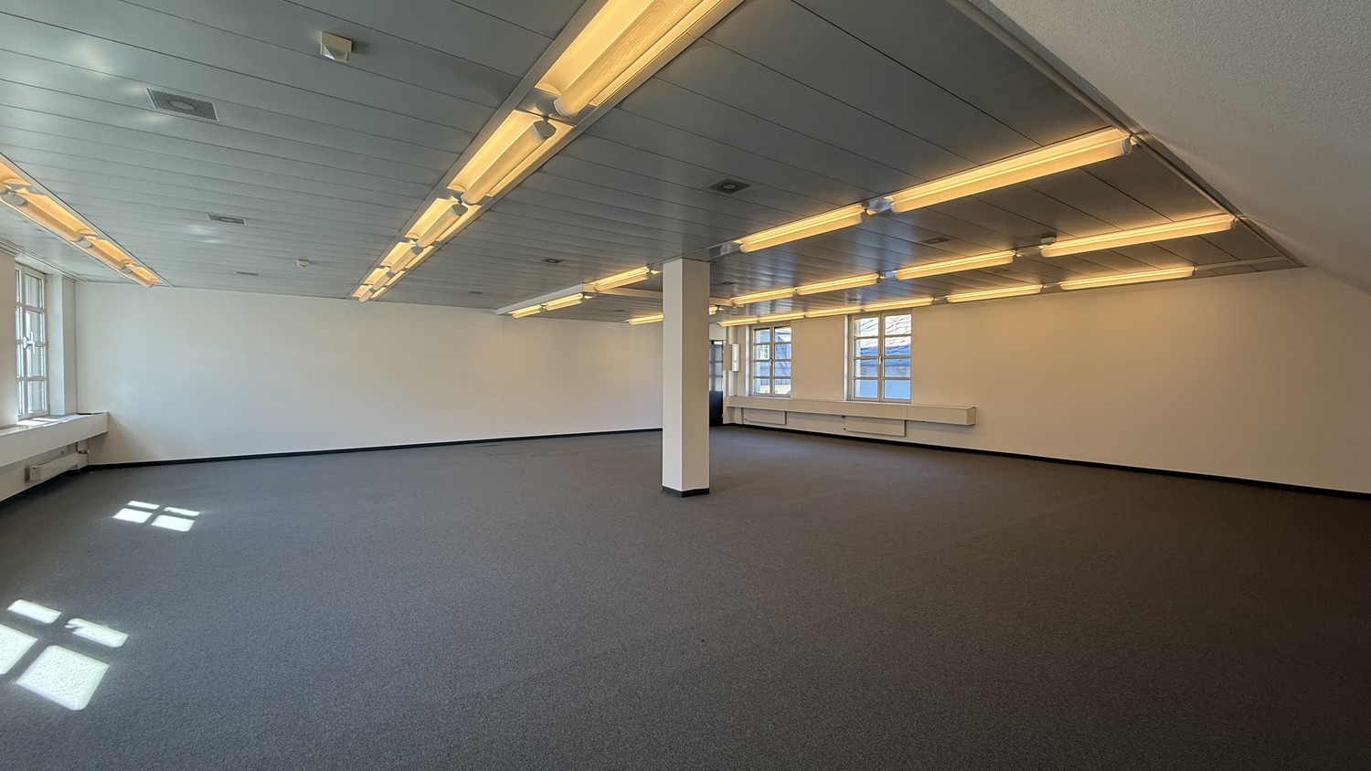 117m² office