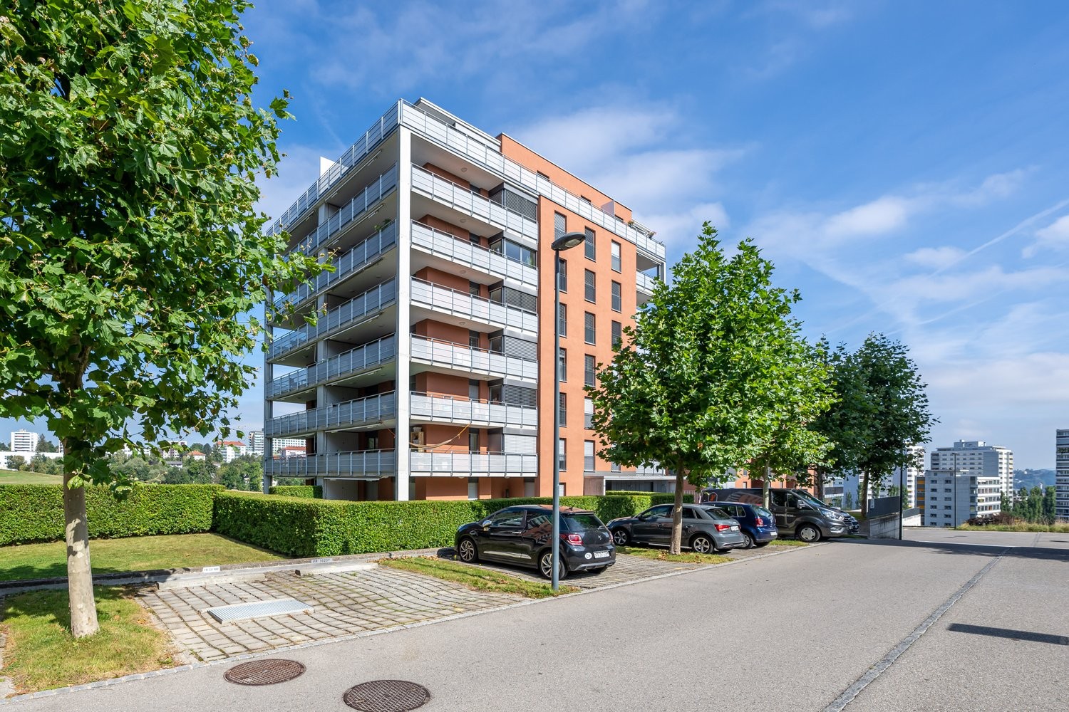 Unterirdischer Parkplatz, Foto 2 von 2