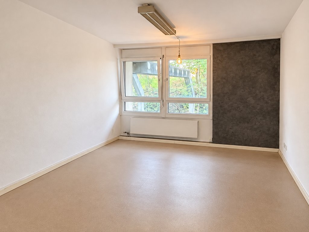 25m² storage room