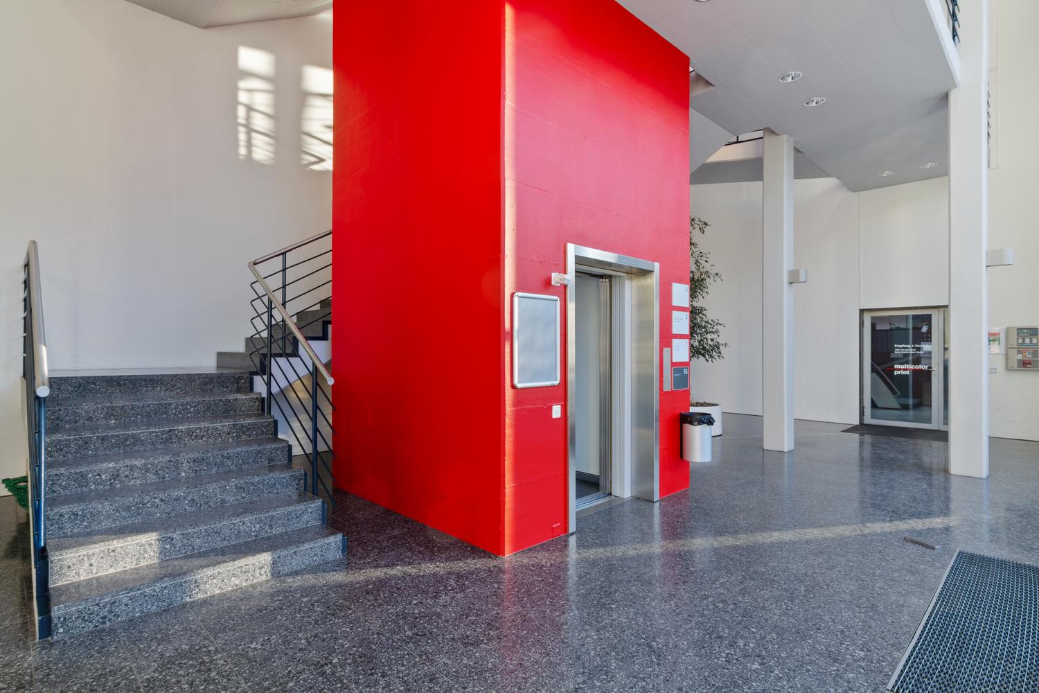 1111m² commercial