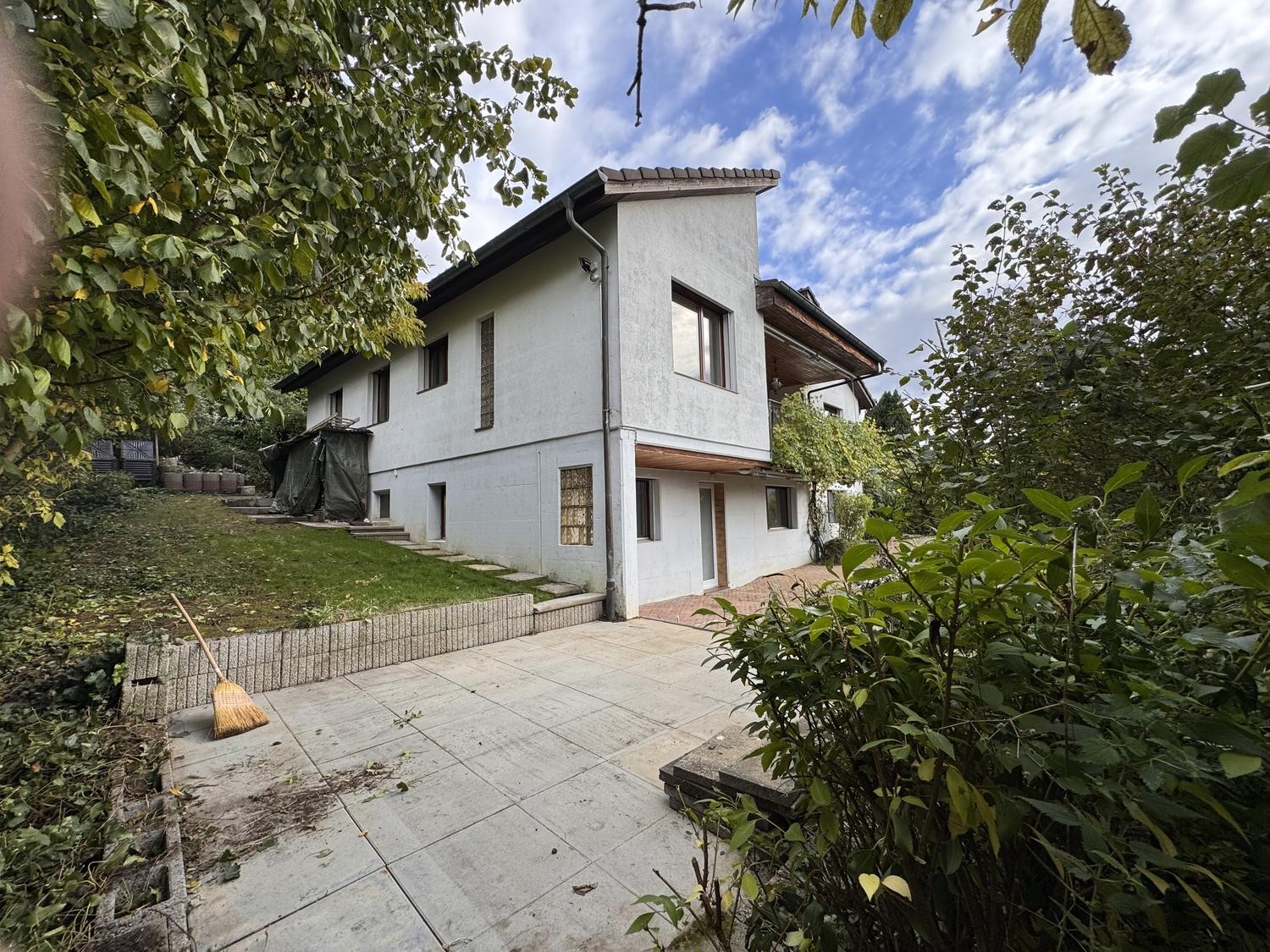 8 ½ rooms single house