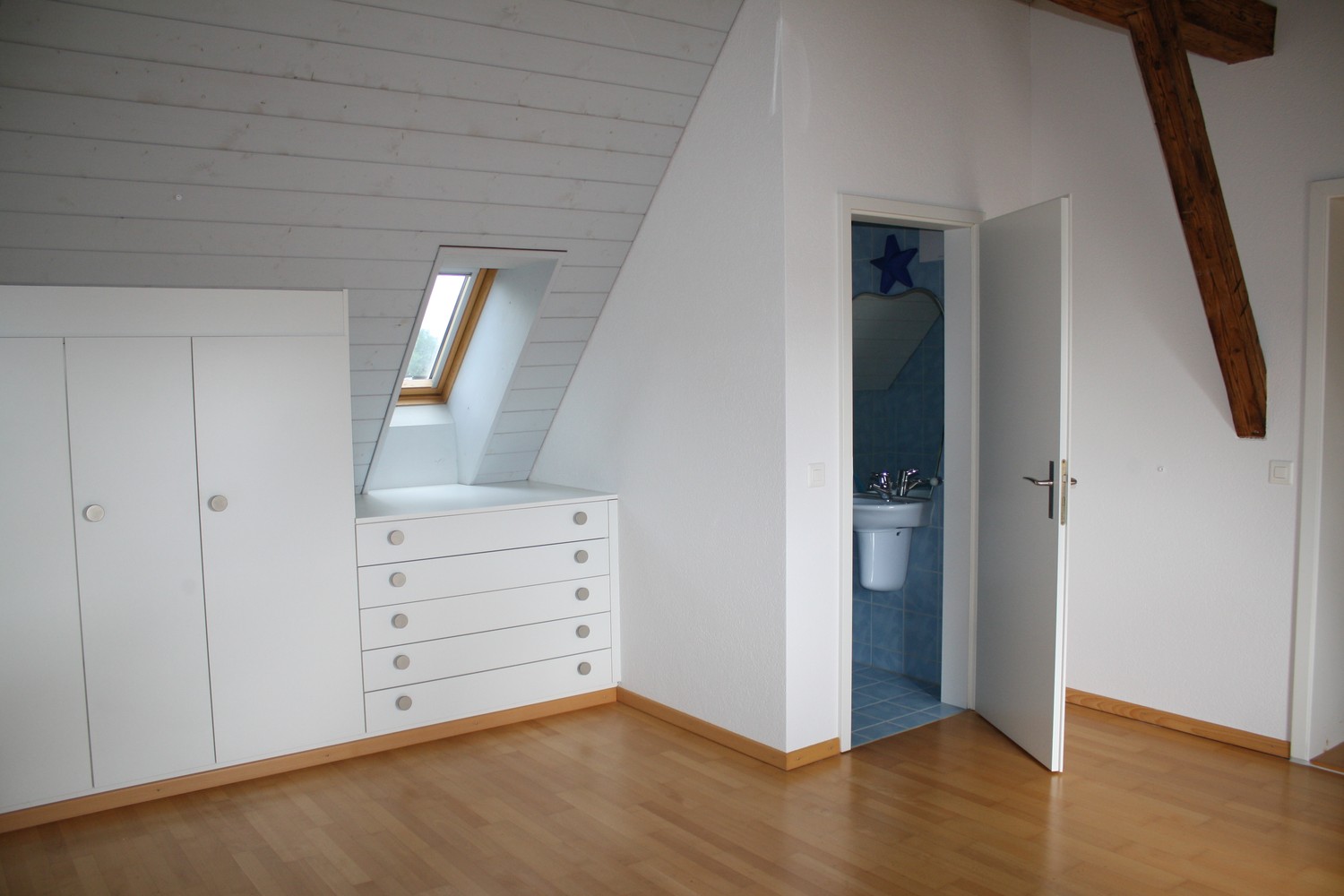 5 rooms apartment