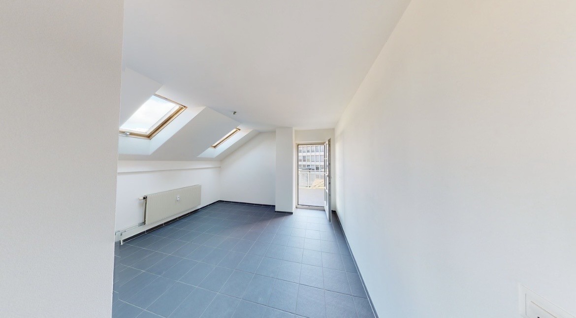 6 rooms apartment, Foto 1 von 10