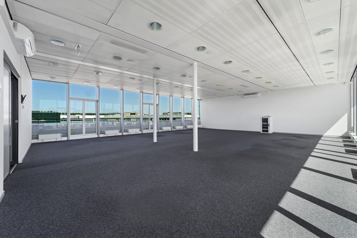 ufficio di 148m², foto 1 di 8