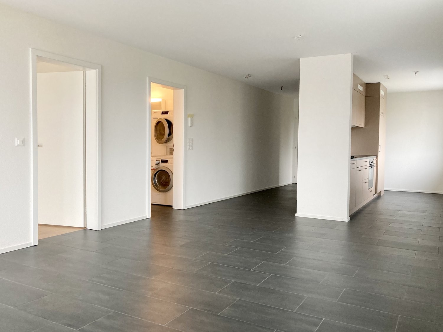 2 ½ Zimmer-Wohnung, Foto 1 von 8