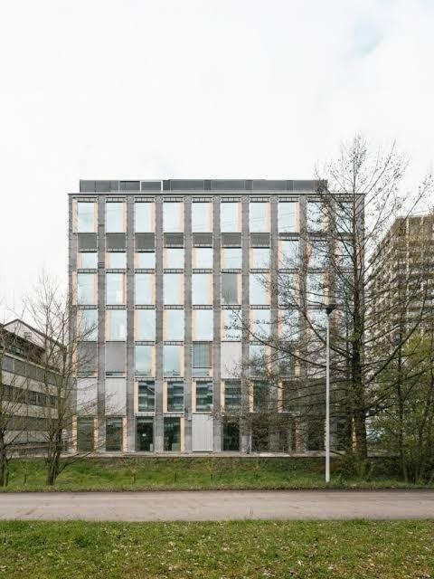 place de stationnement souterraine de 1m²