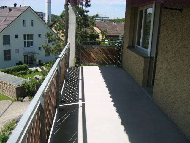 Appartement de 2 ½ pièces

Un emplacement calme dans un joli lotissement.

\- Parquet dans tout l'appartement
\- Cuisine avec lave-vaisselle
\- Salle de bain avec double lavabo
\- Débarras pratique
\- Terrasse
\- Cave
\- Environnement verdoyant avec parc et aire de jeux
\- Arrêt de bus à proximité
\