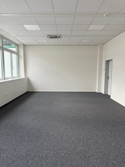 138m² office