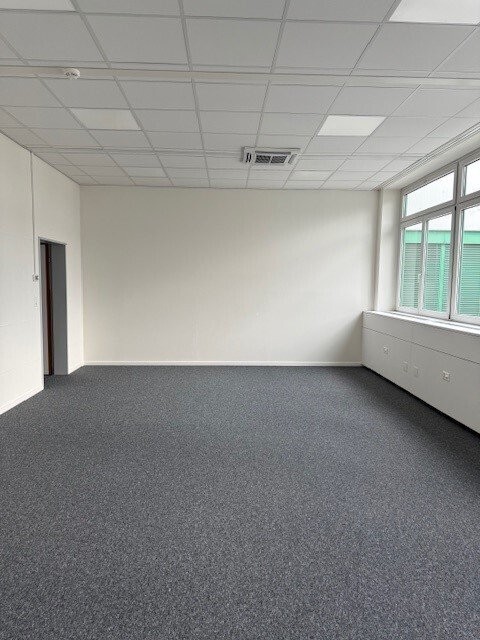 138m² office