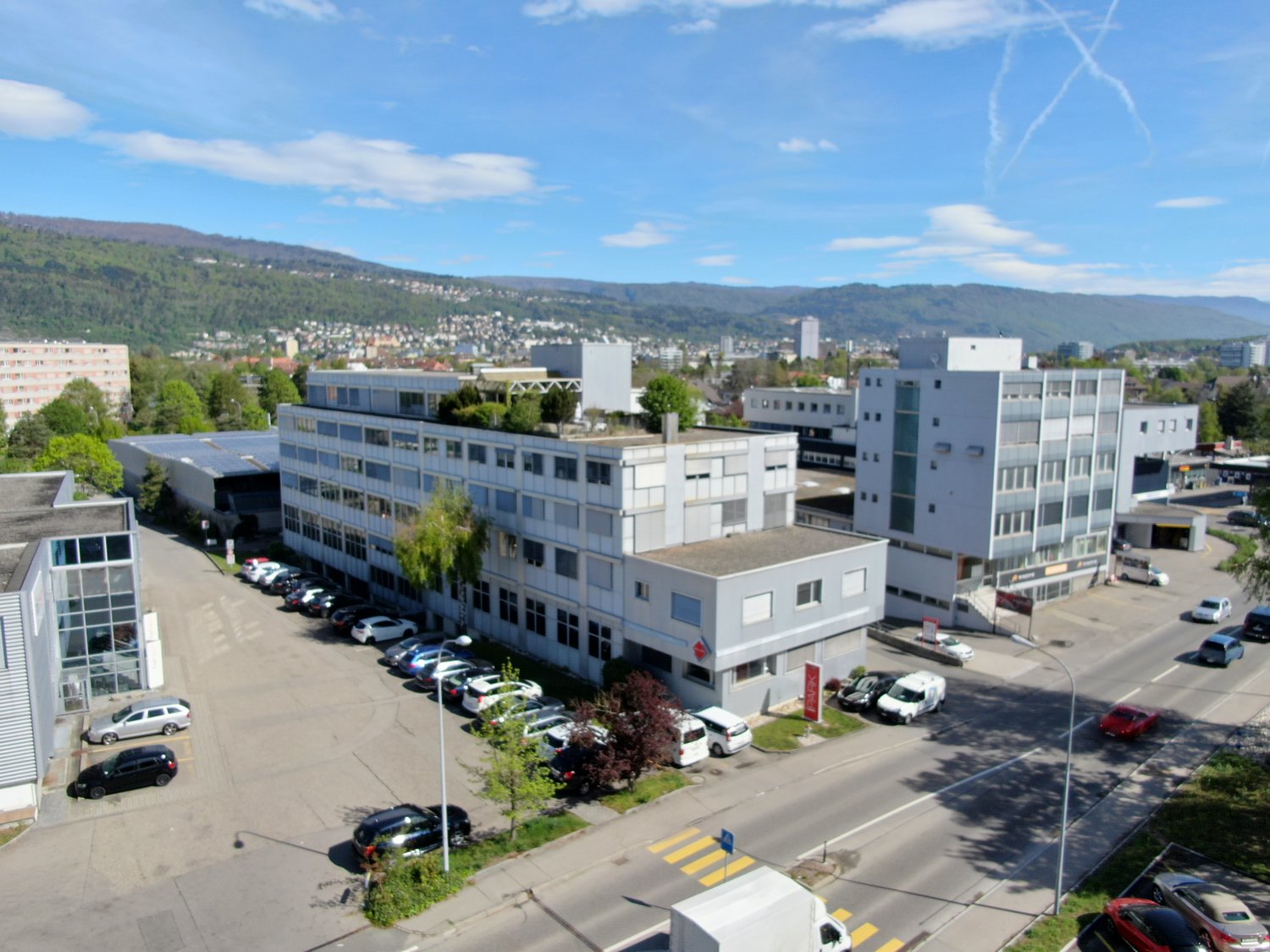 295m² commercial