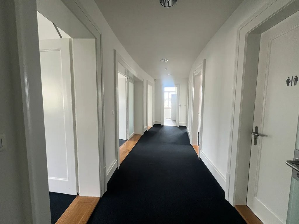 268m² Büro, Foto 4 von 10