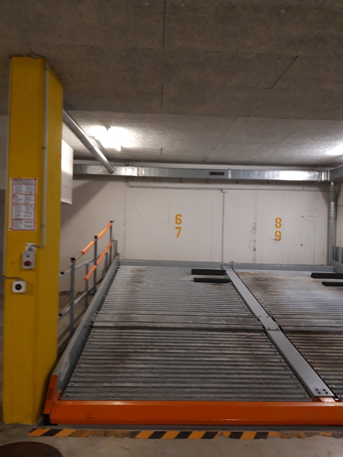 Underground slot, Foto 1 von 2