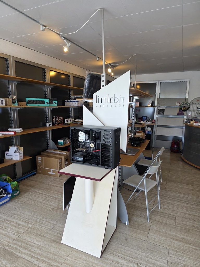 130m² shop, photo 6 of 8