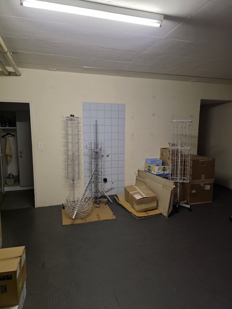 130m² shop, photo 7 of 8